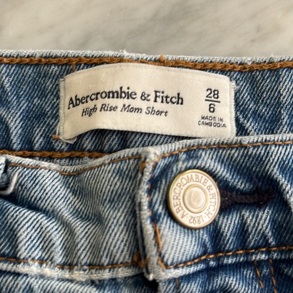 Abercrombie & Fitch High Rise Mom Short size 28 (6) Exc. Condition! - Picture 3 of 3